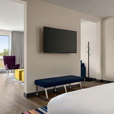 Hotel Aloft Wilmington At Coastline Center Extérieur photo